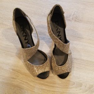 DKNY Strappy heel - 8M